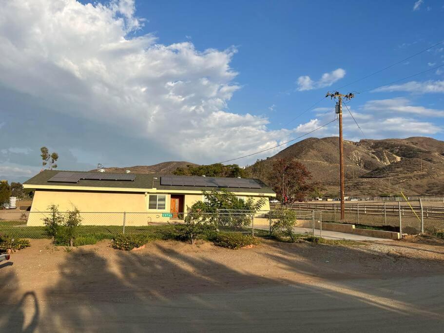 Peaceful & Cozy 3 Bedroom Ranch-Home W/Fireplace Hemet Buitenkant foto
